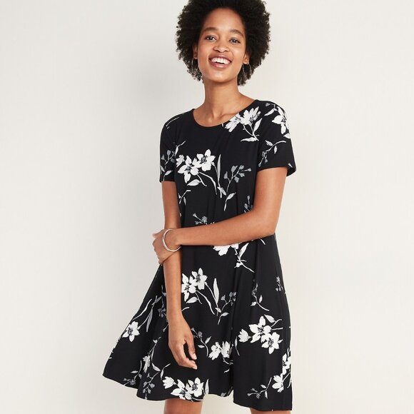 Old Navy Dresses & Skirts - Old Navy Black and White Floral Jersey Swing Dress
